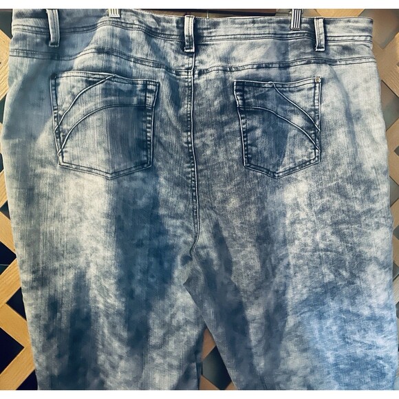 CATO Woman Stone-Washed Light Blue Wide Leg Denim Capri Jeans 24W - Picture 7 of 10